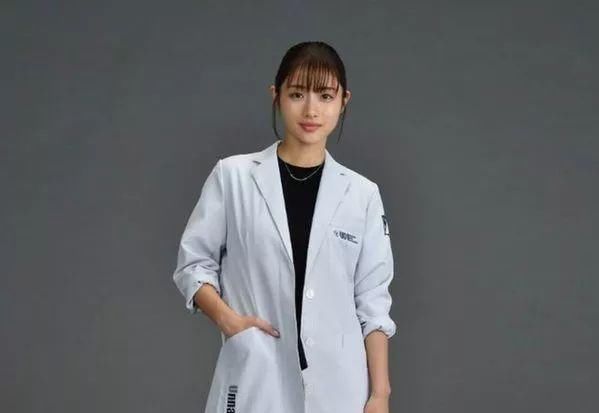 尴尬| 沈月淋雨颜值造型全崩?果然头可断发型不!能!乱!