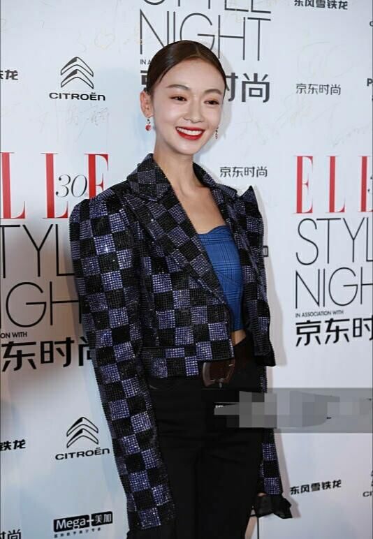 春春杨幂唐嫣杨颖同台亮相,原照流出,网友:真漂亮