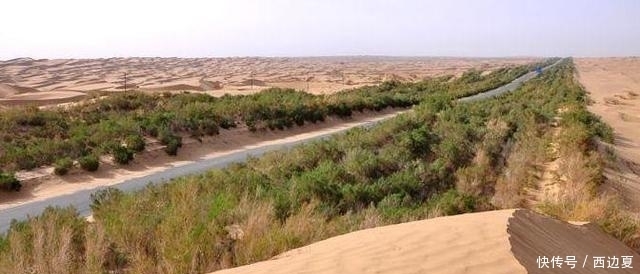  们国家：中国沙漠里的一条公路，每四公里有一口水井