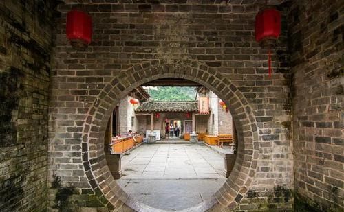 广西长寿县有座不知名古镇，有人嫌无聊，有人大赞原生态