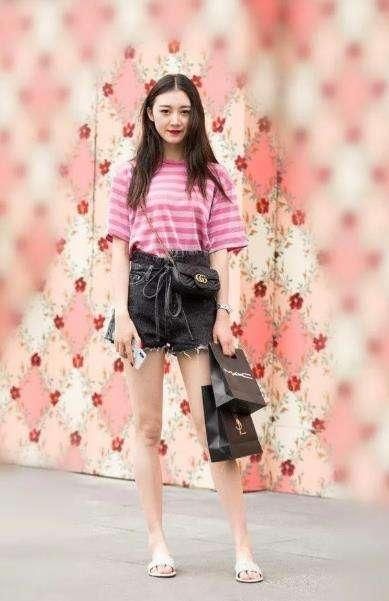 街拍: 这些美女浑身上下都是亮点, 图7差点亮瞎我