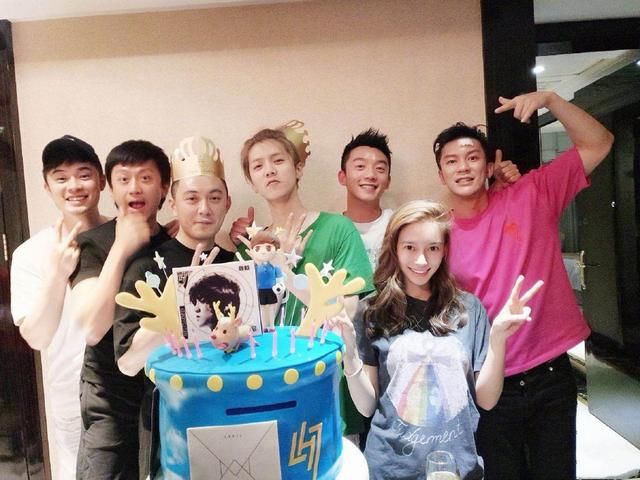 郑恺被排挤?摔跤后所有人选择视而不见,有谁注