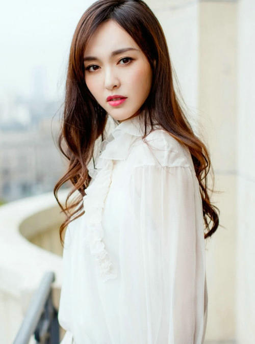 唐嫣仅换了一款眉,年轻了不止十岁,选对眉形很关键!