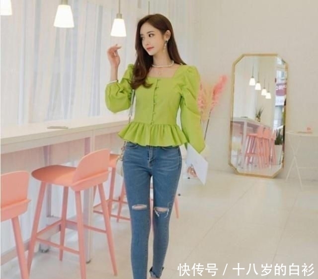 「气质」精致牛仔裤小姐姐,优雅气质挡不住,秀出玲珑好身材!