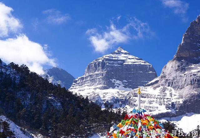 位于秘境之中,巴拉格宗显得十分奇特,如仙境一般