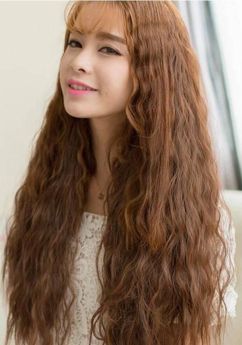 「女生」长头发带头帘的烫发,女生卷烫头发,美味十足不显老气