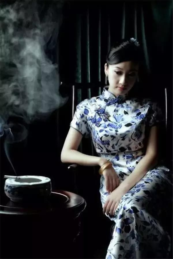 青花旗袍,极致的中国诱惑