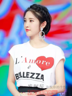 女生日常编发技巧 简单新颖更为巧妙时尚