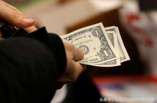 这个国家的咖啡店轰赶中国游客，还对中国人禁售，网友：白眼狼！