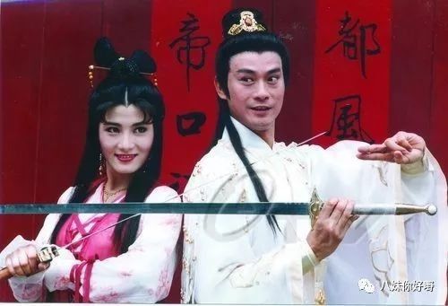 男友当街蹭臀还发不雅视频威胁、睡完闺蜜又偷钱，女神的烂桃花还