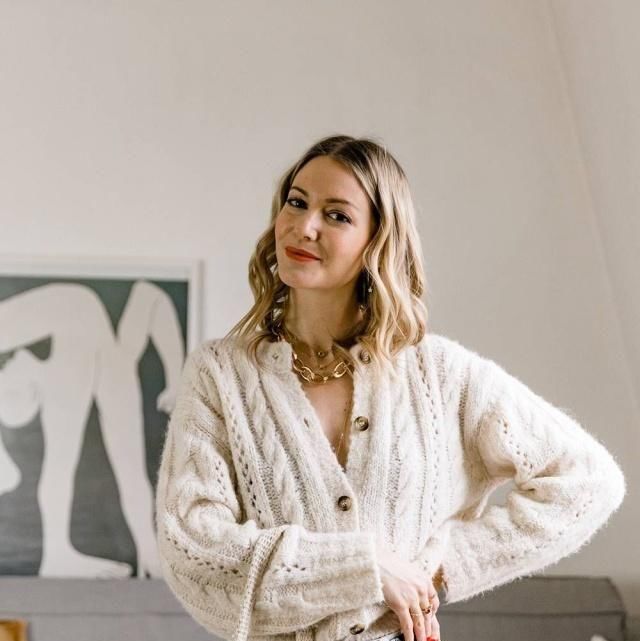  尽显：开衫+牛仔裤这样穿,时髦好看又清新柔美,尽显品味气质