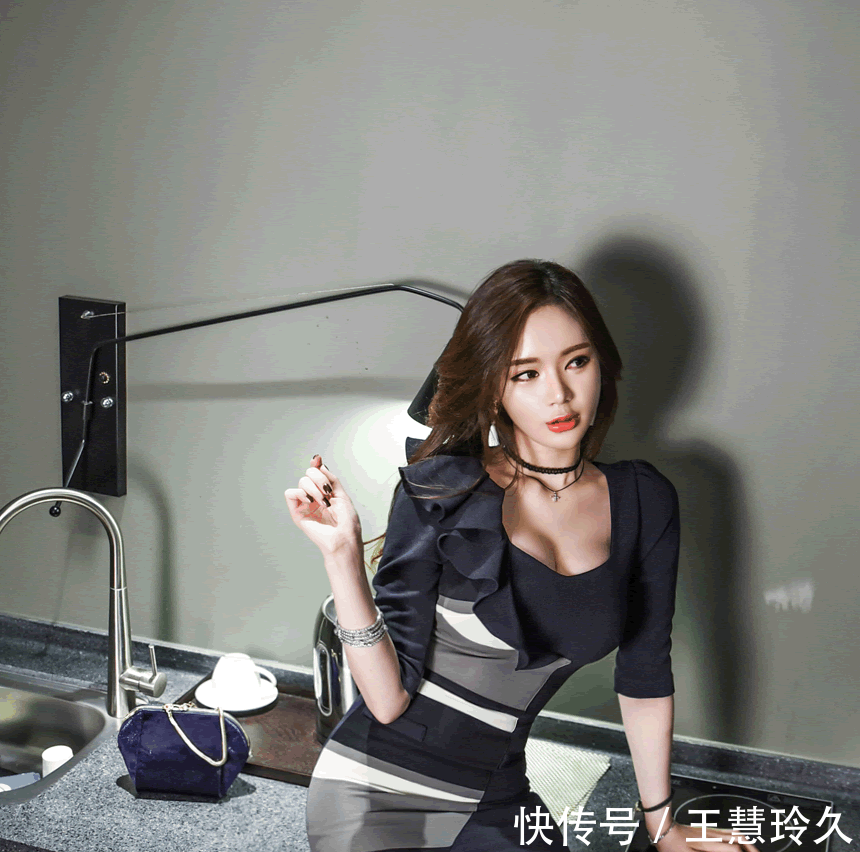 今夏女神最佳穿搭，包臀裙配高跟鞋，时尚显气质！