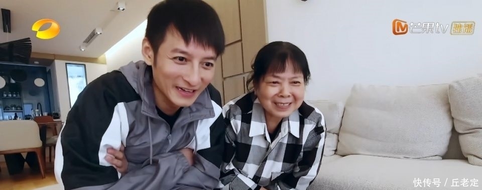 「补救」何炅罕见做错误示范,节目组帮忙补救,他自己的神级救场也很精彩