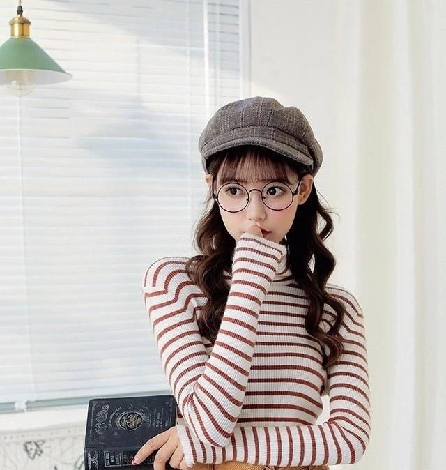 初秋必备单品，拥有这顶帽子让你不用修容瞬间拥有小脸