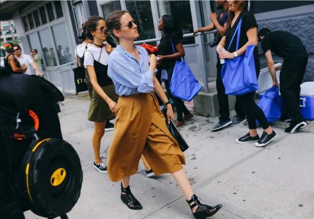 裙子里不要再穿安全裤了，今年大火的是它