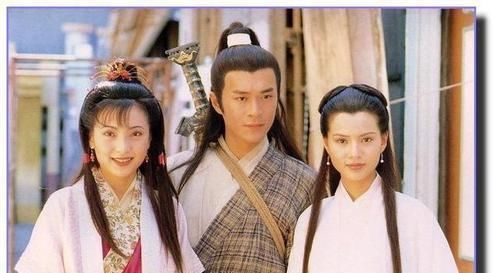 耶律齐没有叛变,亦未早亡,但倚天黄衫女确为杨过郭芙后人