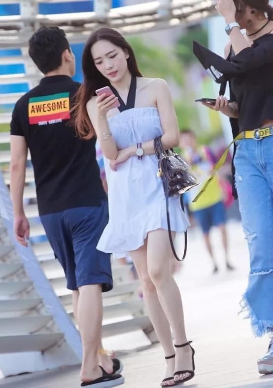  美女|性感美女美如冠玉，聪慧清新超级苏，年轻活力穿搭很精巧！