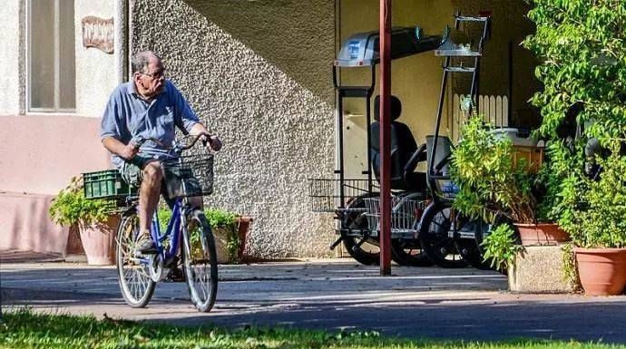  集体农场|这才是真正的“共享农庄”：除了老婆孩子，一切共享