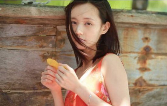 「角色」她是赵丽颖替身，在赵丽颖怀孕期间疯狂接戏，如今逆袭成一线明星