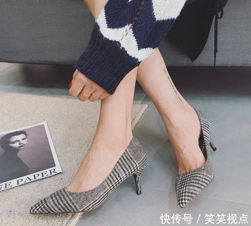 纤巧:尖头高跟鞋纤巧细致,优雅中散发迷人的魅力