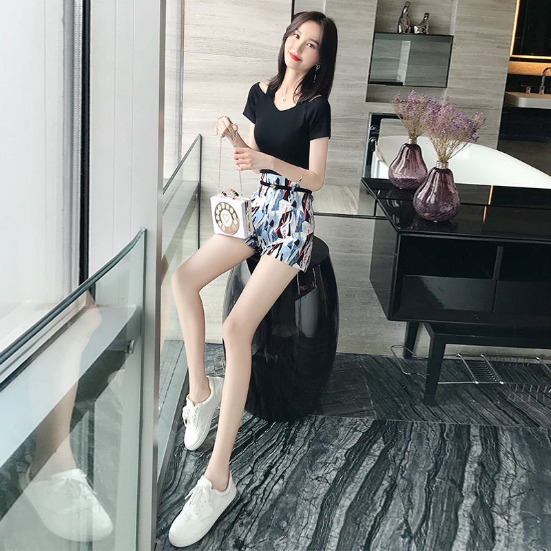 三伏天老婆把高跟鞋扔了，穿这几款短套装，显个高又美嫩立竿见影