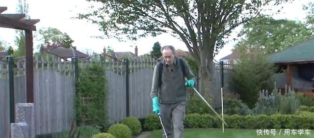 外国小哥发明“自行车”喷雾器，一天能喷20亩地，50元改装一台