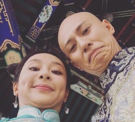 扬紫和秦俊杰下午宣布分手，分手发个公告就结束，娱乐圈啊