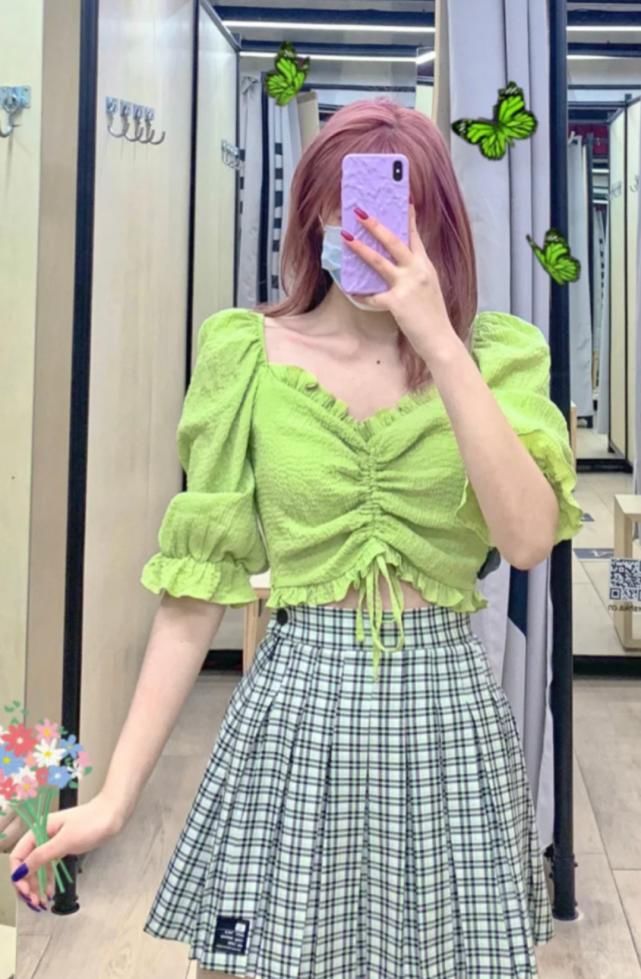  「穿法」小个子女生穿衣不好看？不如试试短裙+上衣的穿法，时髦又显高