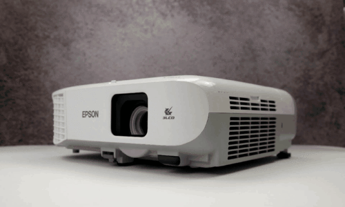 #达人发文幸运屋#商教两用的专业投影机新选择:探寻 EPSON 爱普生CB-970 投影机