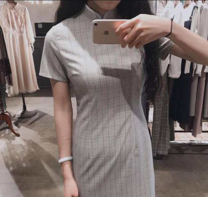 [ 位女大学生]完美身材魅力十足，这才是女人最美的样子！，女大学生晒旗袍照