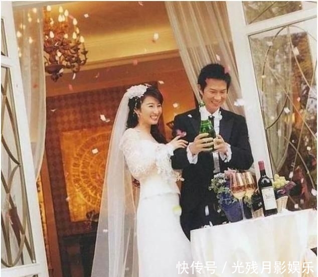 张家辉:张家辉:这辈子最大的收获,就是自己的老婆关咏荷