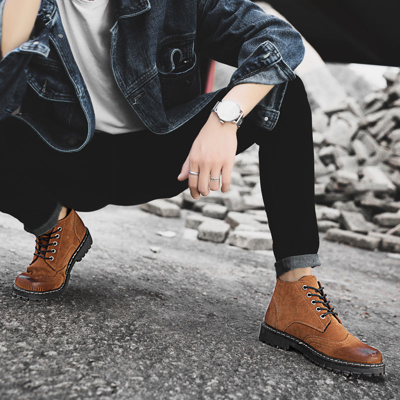 凉鞋可以冷藏了，今年未上先火的马丁靴提早，女人见了直呼:太帅