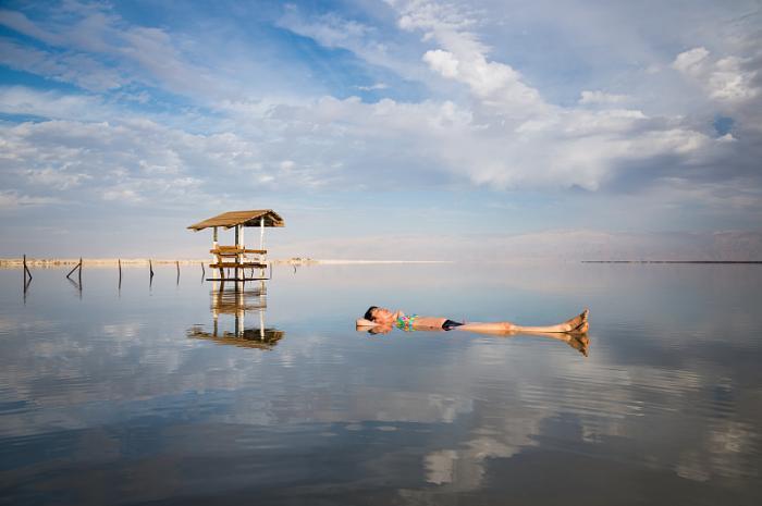 四川隐藏“宝藏”之地,虽是湖泊人却无法沉底,是中国死海!