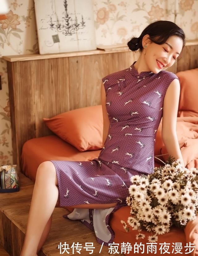 #女人#女人一生总要穿一次“旗袍”,今年流行的是这件,时髦显瘦又优雅