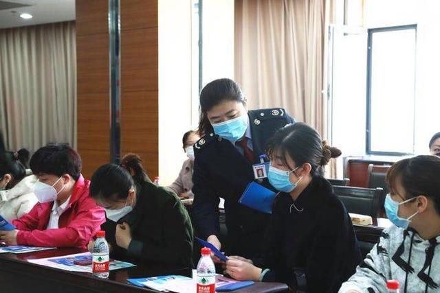  【济南市】纾难解困送春风——记济南市市中区税务局第一税务所副所长崔蕾