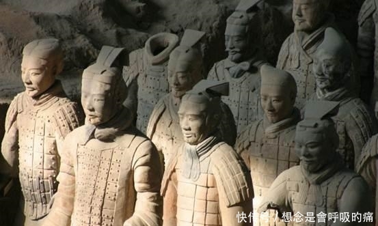 看看中国的兵马俑，看看日本的“兵马俑”，感受到差距没？