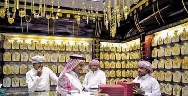 迪拜捡垃圾月入百万？废弃豪车随便开？在迪拜打拼者告诉你真相