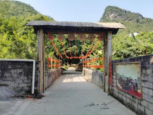 实拍中越边境的广西壮族古寨，人烟稀少，越南人每天跨国来工作