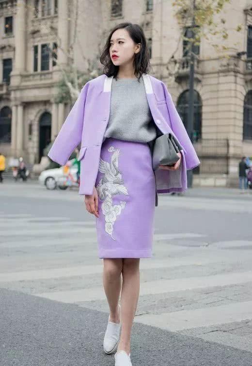 『雅致』平时出行如何穿？溫柔舒服才是硬道理，那么穿香芋色雅致又当然