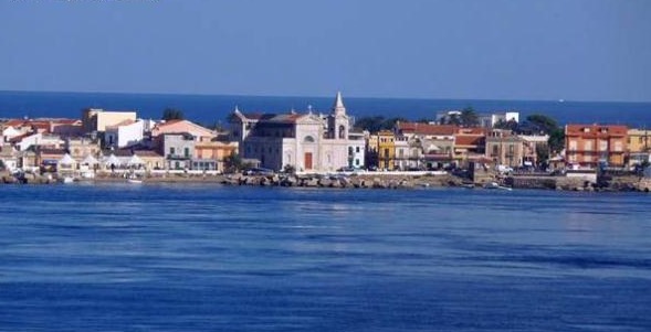 西西里小镇人丁碉零，大量独立别墅只售1欧元