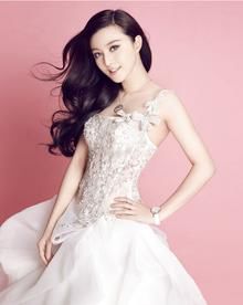 崔永元曝光“阴阳合同”，范冰冰工作室关闭，李晨那样做太无情