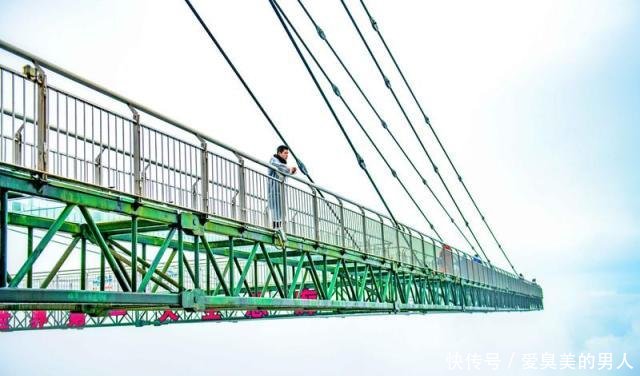 抖音上超恐怖的玻璃桥原来在这里,去过游客都表示后悔,你敢玩吗