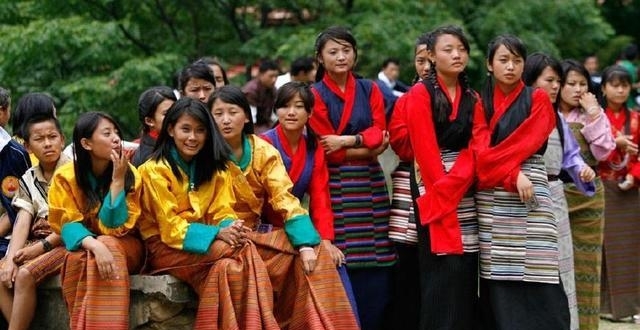 这个国家的人,长得和中国人一样,比四川人更能吃辣,却从未建交