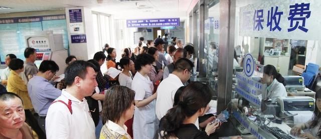 已经交够25年的社保，改成居民医疗可以吗？需要注意什么？