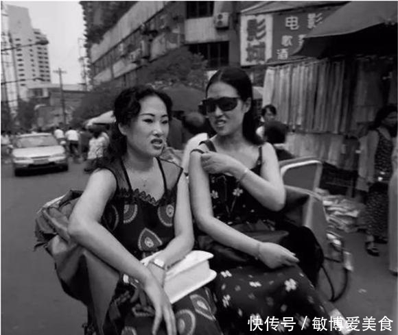  #镜头#镜头下1992年重庆: 想不到92年的重庆是这样子, 图9很美