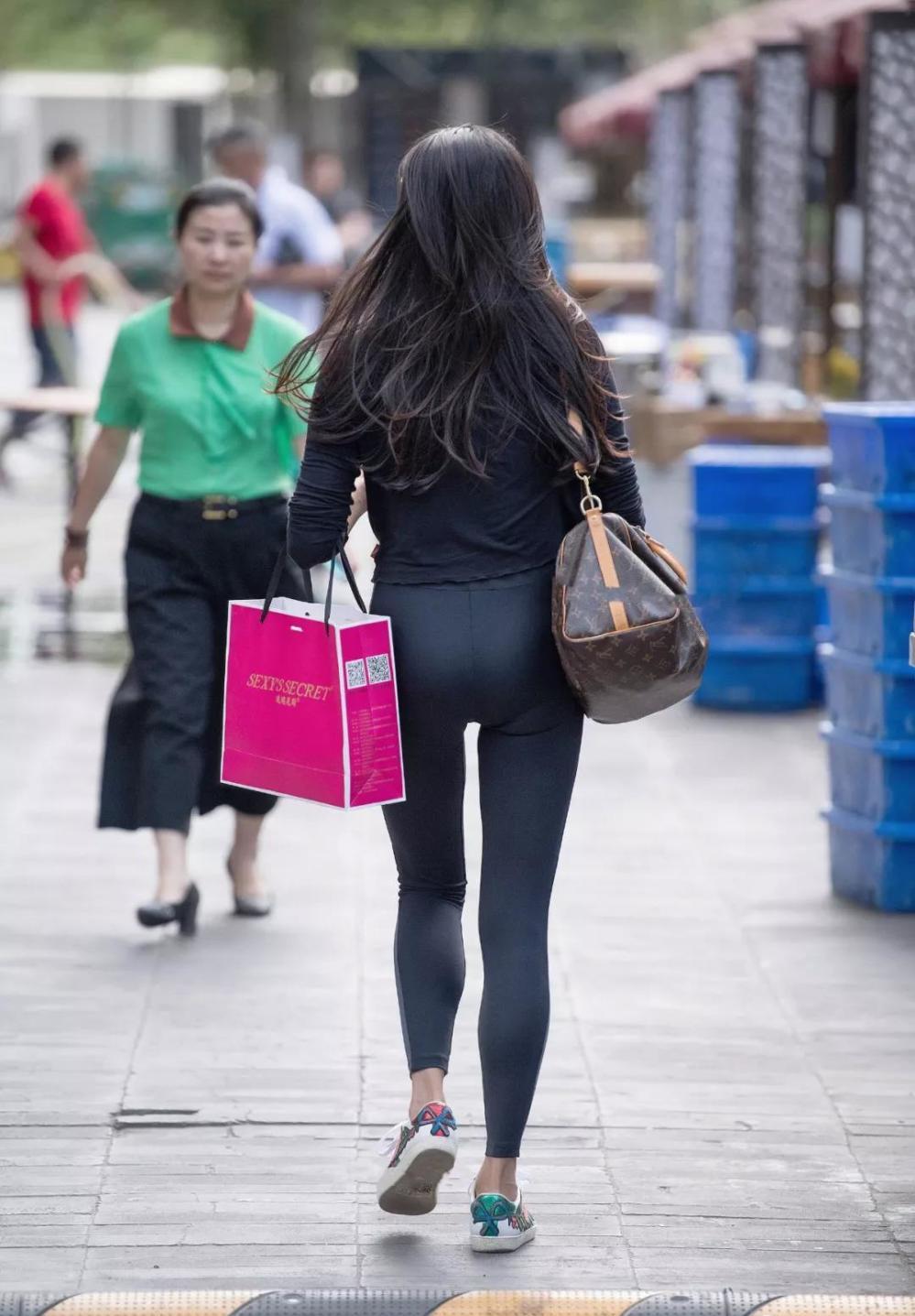 街拍: 打扮起来, 才会活得更自信