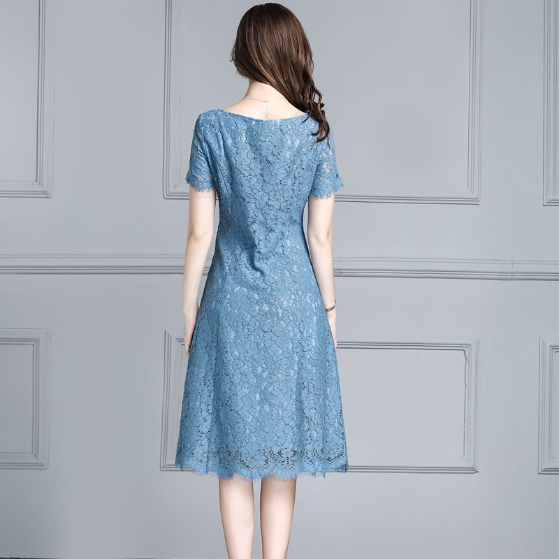 新发现有一种裙叫“A字裙”,时髦又洋气,搭配高跟鞋女人味十足