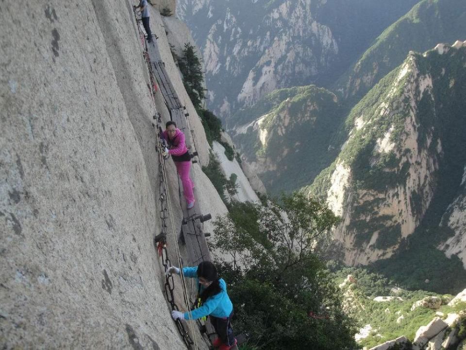秋天来华山旅游,最好别去长空栈道!华山老导游告诉你真实情况