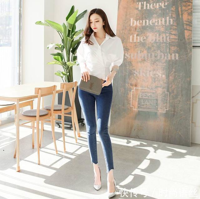 美丽优雅的美女穿着紧身牛仔裤，秀出女性婀娜多姿不一样的美！