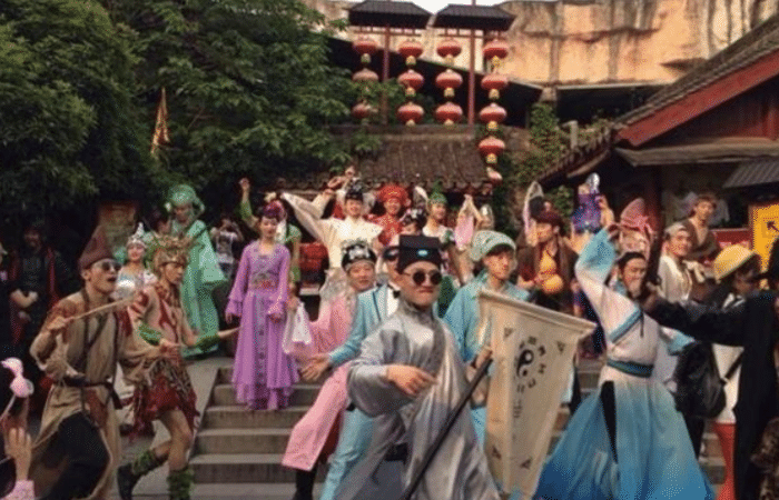 中国最成功山寨景区,全是假建筑,门票要价300元,却火爆异常